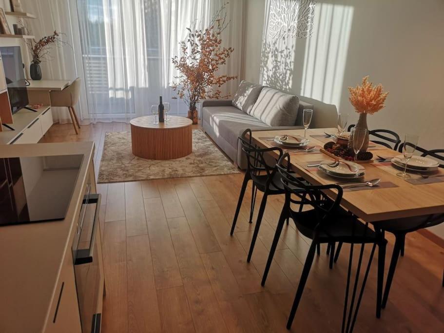 M&M2 Apartment Near Center With Free Parking - Ac Košice Exterior foto